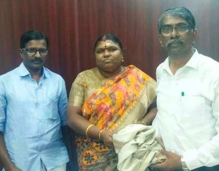 வால்பாறை நகராட்சி புதிய ஆணையர் பொறுப்பேற்பு Valparai Annayar