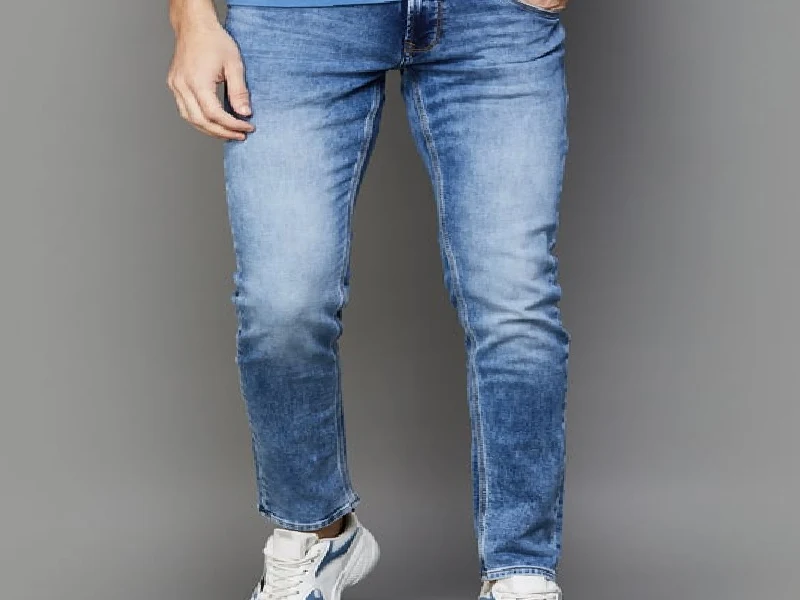 Upgrade Your Wardrobe: The Ultimate Men’s Jeans Guide 2025 straight jeans